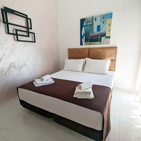 Sonja * Néoi Epivátai